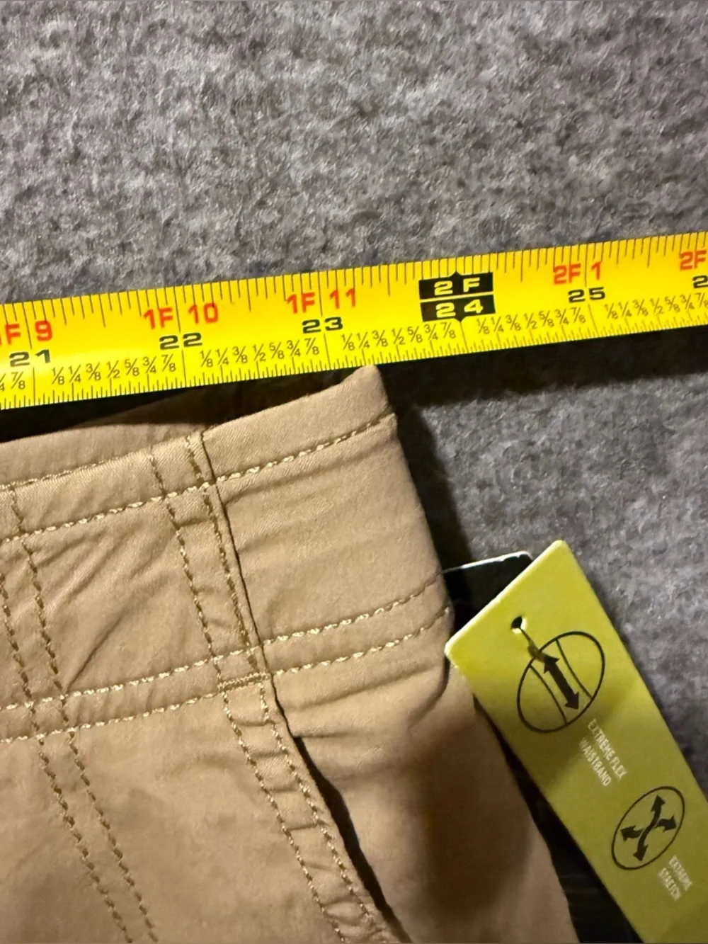 Lee Extreme Motion Cargo Shorts Men’s 48 tan long 10” stretch flex comfort NWT